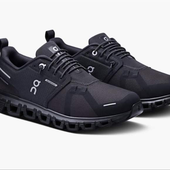 On Running Shoes - On Cloud 6 Waterproof Sneakers size 5.5